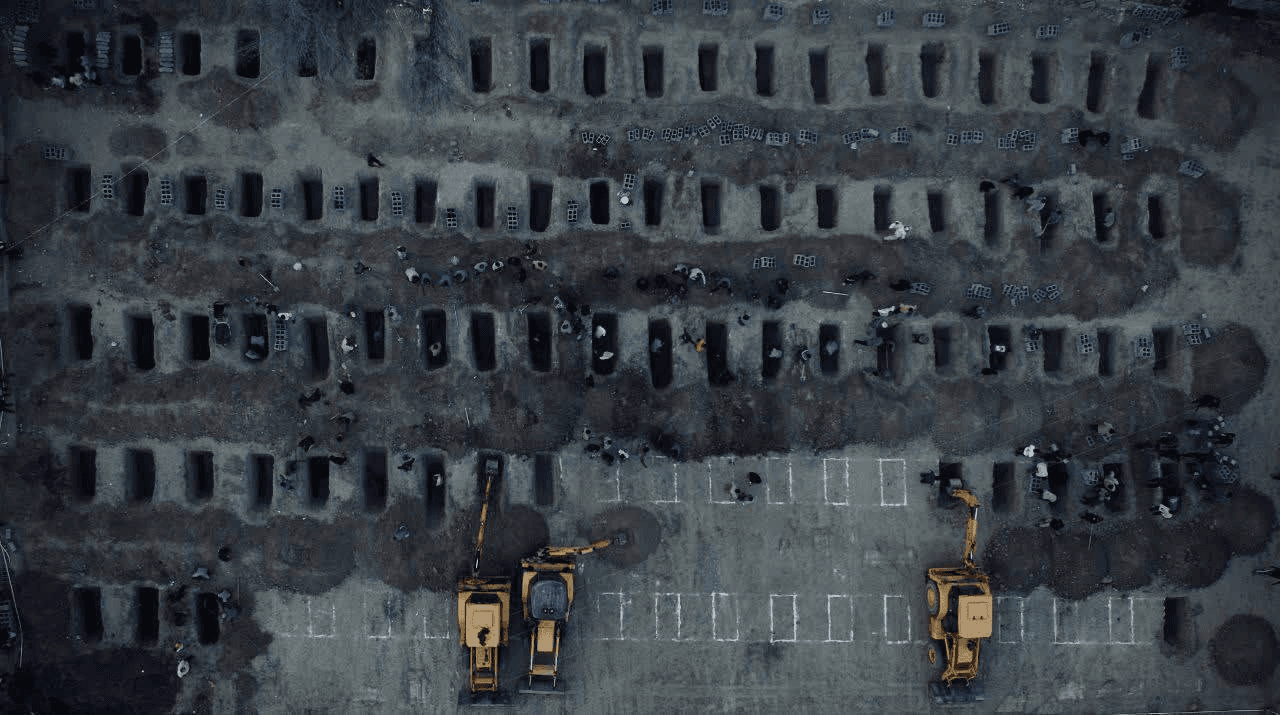 Mass graves being dug for students killed in the US attack on Minab school, Iran